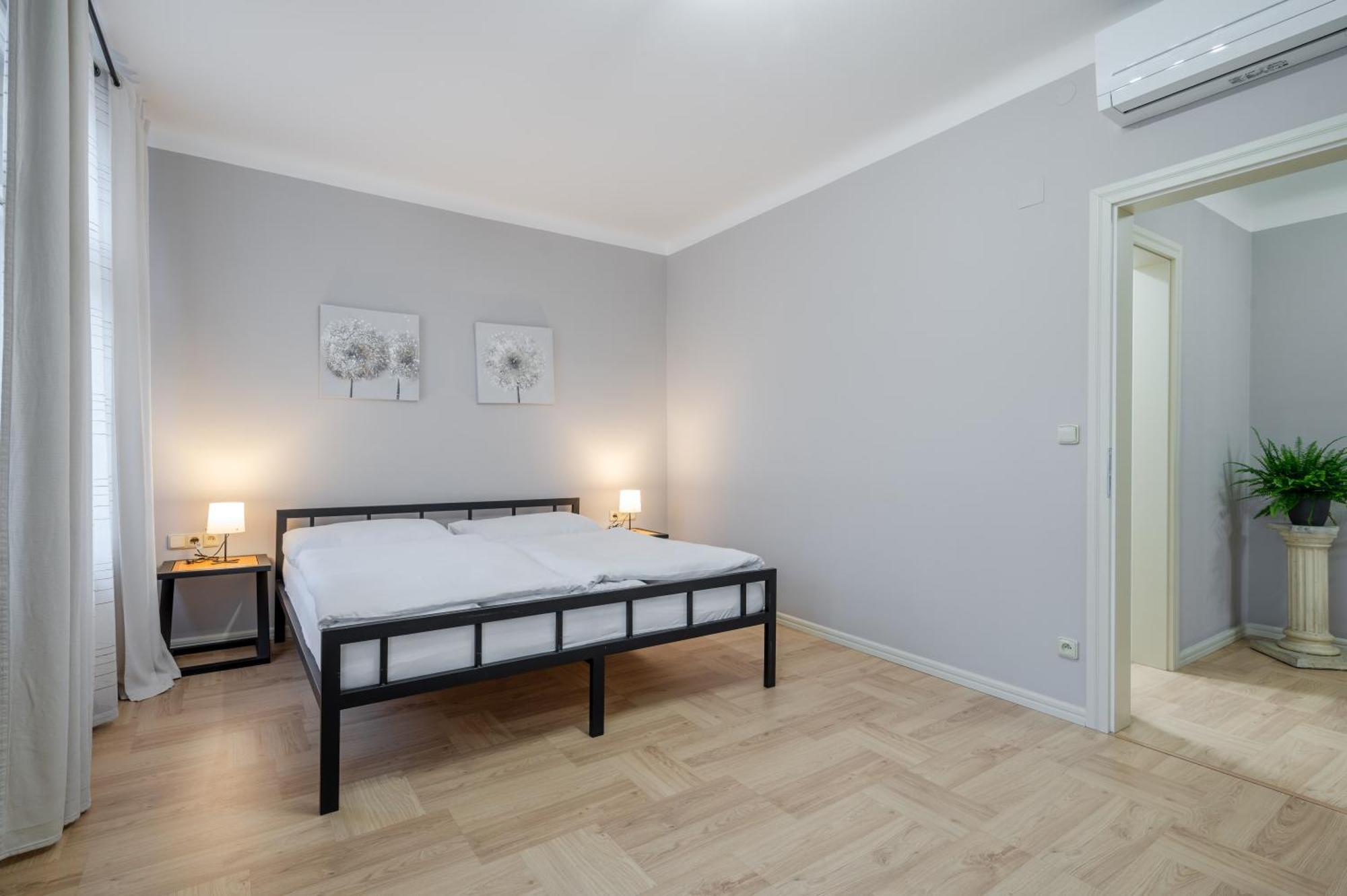 Palace Petrarca Apartament Praga